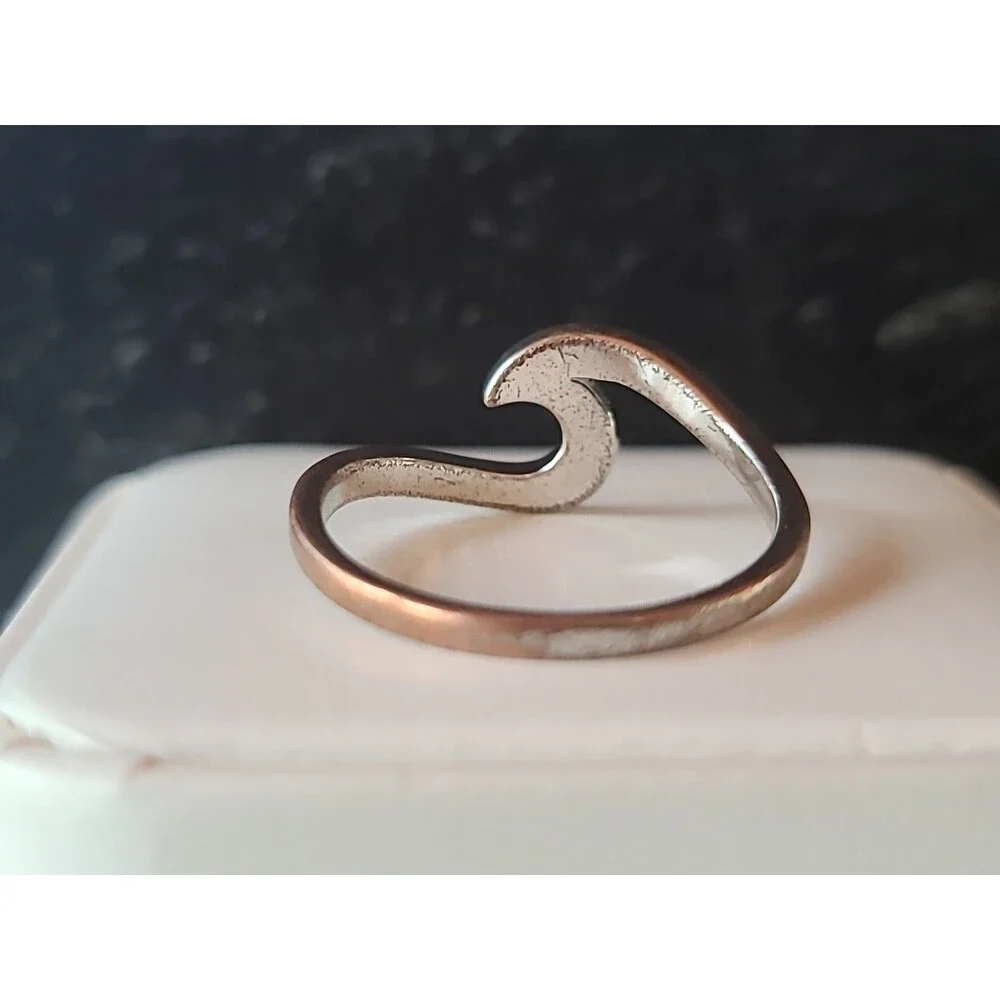 Pura Vida Silver Tone Blue Enamel Wave Ring, Size US 9.25 READ Description